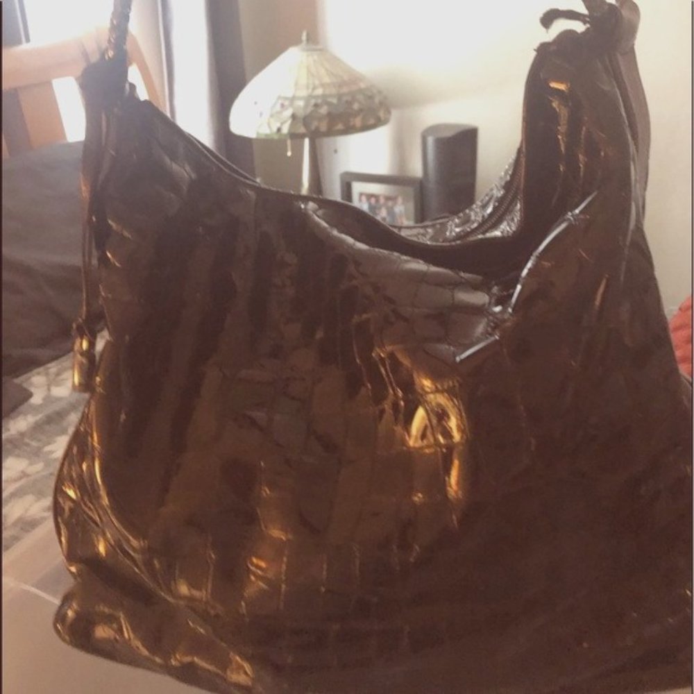 Brighton Shoulder Bag in Brown Crocs